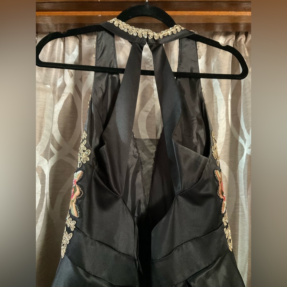 Satin Formal Gown by Blondie Nights embroidered pockets - Picture 9 of 9